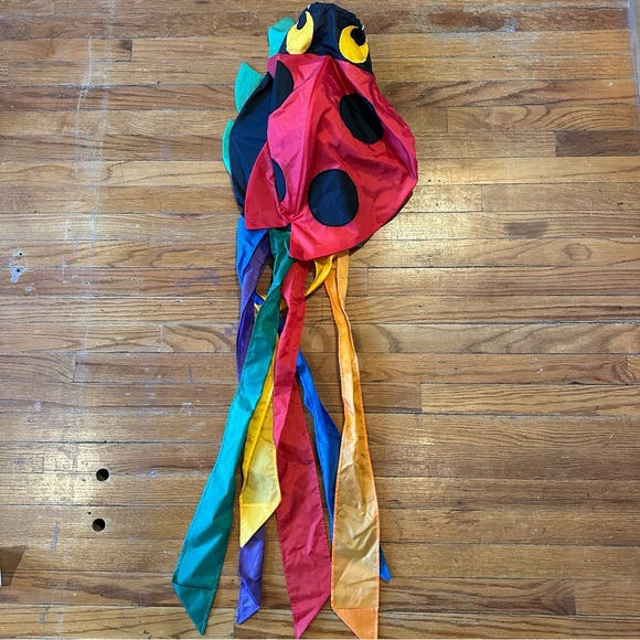 Three Vintage Spring Windsport Wind Socks - Picture 7 of 15